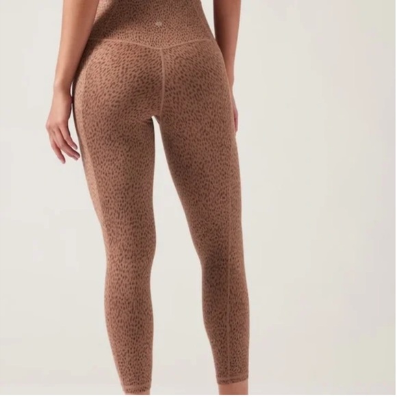 Athleta 🐆 Salutation Stash 7/8 Tights SP - Picture 4 of 9